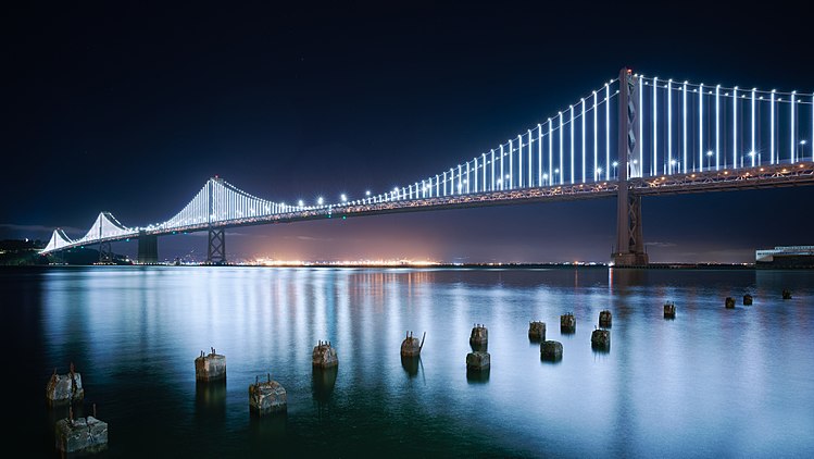 Ночная панорама западной части Моста между Сан-Франциско и Оклендом