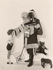 Santa Claus, Sydney, 1933 Santa 1933 clr SLNSW FL18911182.jpg