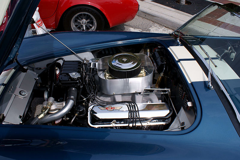 File:Shelby AC Cobra 427 1965 Replica Engine LakeMirrorClassic 17Oct09 (14413882060).jpg