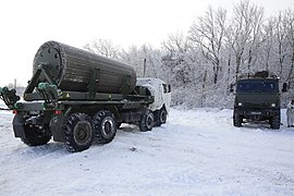 Fascine militaire russe KRVD, de dos, avec camouflage hiver