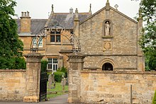 Exterior of St Saviour's RC church St saviours broadway 8309.jpg