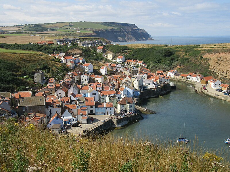 File:Staithes (geograph 6937892).jpg