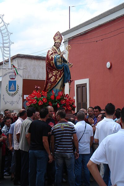 File:Statua San Donato - Montesano Salentino.jpg