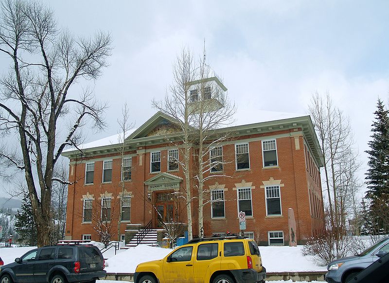 File:Summit County court house in Colorado.jpg