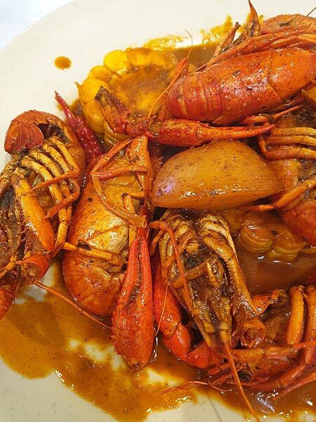 File:Tôm hùm đất (Crawfish) sốt Cajun mỹ vị ở Việt Nam vào năm 2020 (16).jpg