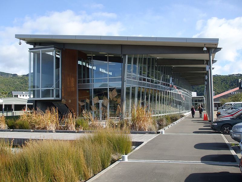 File:TeKeteWananga WhitireiaCommunityPolytechnic.jpg