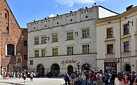 Casa de vecindad situada a un lado de la Plaza Mariacki en el Centro histórico de Cracovia