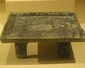 Tetrapod cauldron with table as cover, Shang Dynasty 2.JPG
