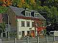 Residential house in semi-open development