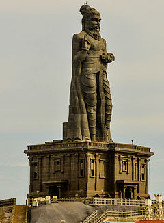 Thiruvalluvar Statue at Kanyakumari 02.jpg