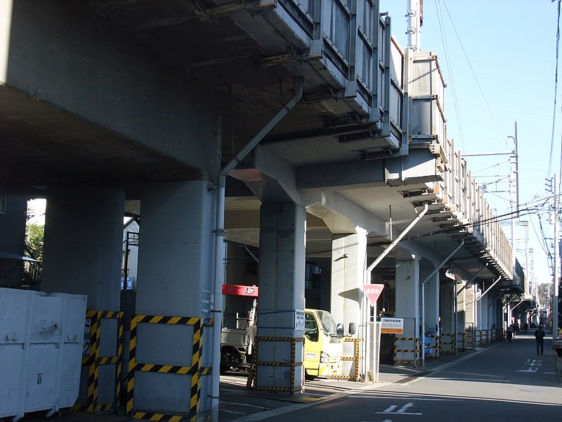 File:Tokaido Shinkansen viaduct Dai-ichi Kuboshinden Bℓ.jpg