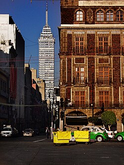 Torre Latinoamericana depuis le Zocalo