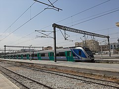 Train du banlieue sud en gare.