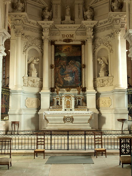 File:Treigny-FR-89-église-intérieur-05.jpg