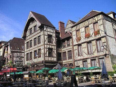 Troyes centre ville1.JPG