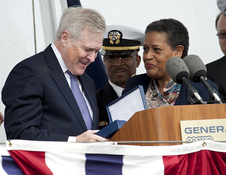 File:US Navy 111112-N-VY256-257 Secretary of the Navy the Honorable Ray Mabus receives a family heirloom from Myrlie Evers-Williams.jpg