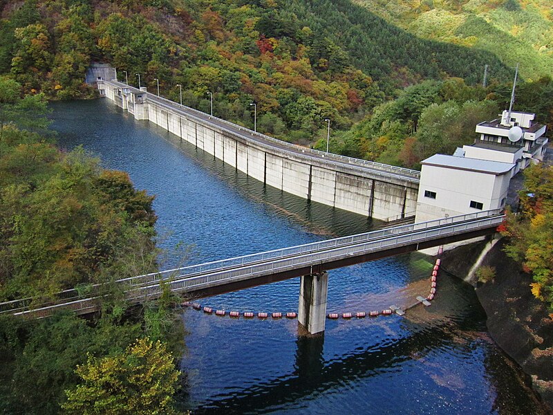 File:Uchimura Dam and lake survey.jpg