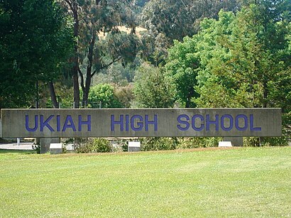 How to get to Ukiah High School with public transit - About the place