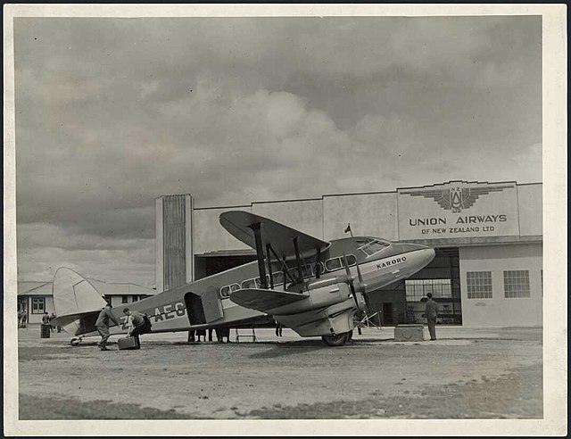 Union Airways' Karoro at Milson in November 1936