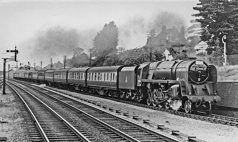 File:Up holiday express from Torbay - geograph.org.uk - 2130768.jpg