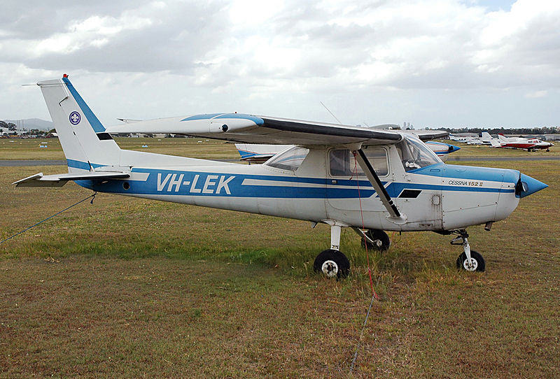 File:VH-LEK Cessna 152 II (9171971392).jpg