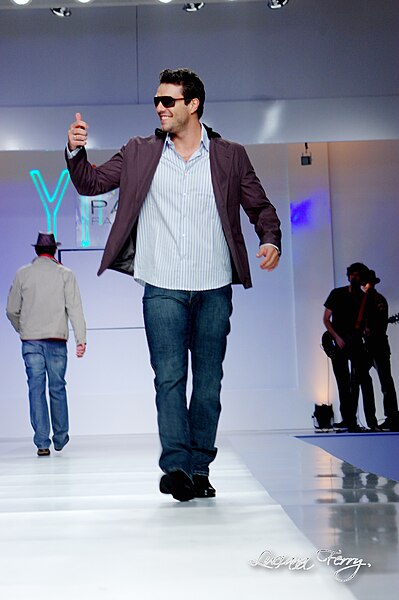 File:VIVO PARK FASHION 2008 - 21.jpg