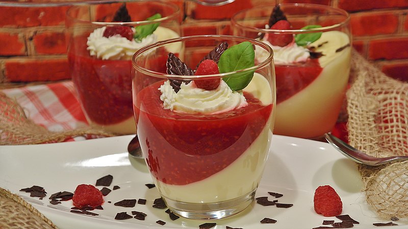 File:Vanilla pudding with raspberries.jpg