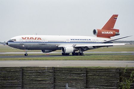 Viasa DC-10 JDK-1.jpg