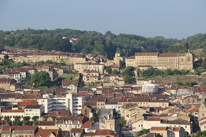 File:Vue sur la Ville-Haute.jpg