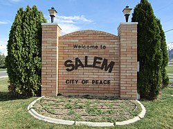 Welcome to Salem sign, March 2017