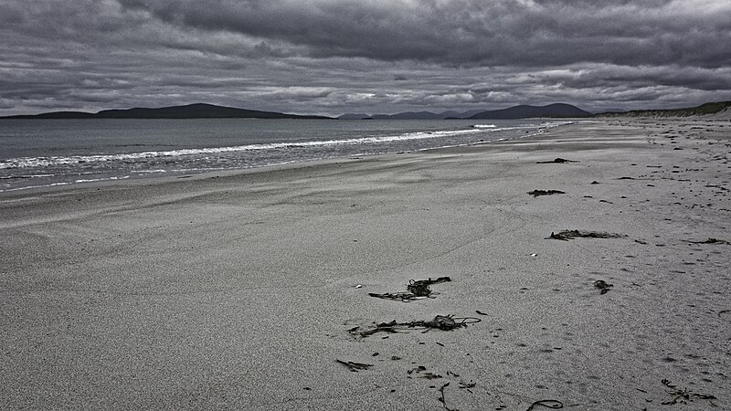 File:West Beach on Berneray - geograph.org.uk - 4540941.jpg