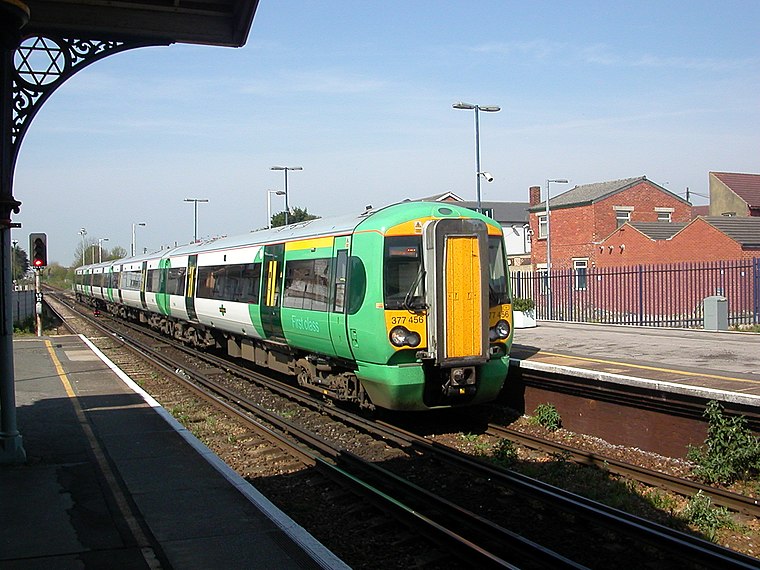 Worthing railway station