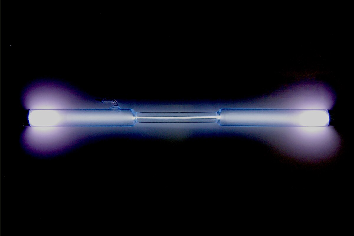 Xenon discharge tube.jpg