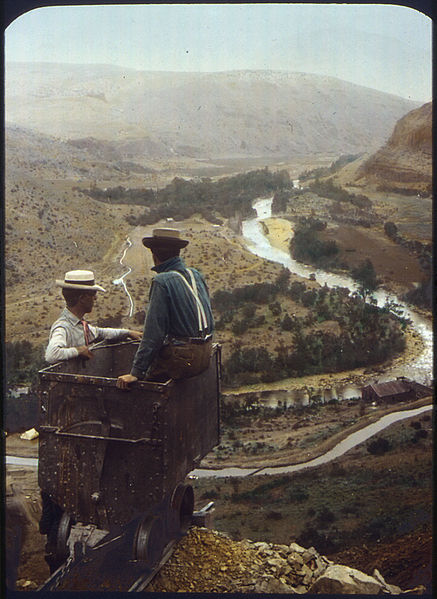 File:Yakima-Tieton Project - Looking down into Tieton Canyon - Washington - NARA - 294732.jpg