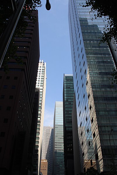 File:Ōtemachi immeubles 360.jpg