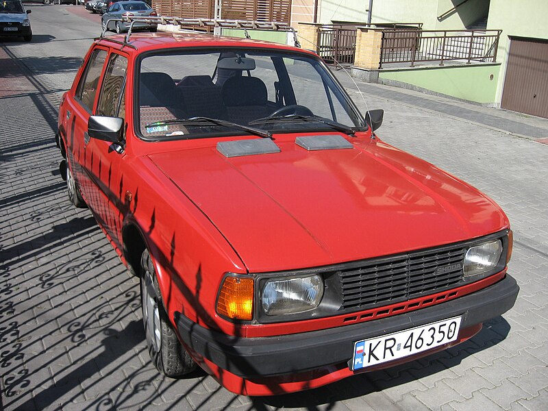 File:Škoda 120 L produced between 1984 and 1985 on Leszczynowa street in Kraków (3).jpg