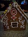 File:Пряничный домик на феминистский новый год 01.jpg