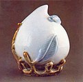 Blue and White Porcelain Peach-Shaped Water Dropper from the Joseon Dynasty 18th century
