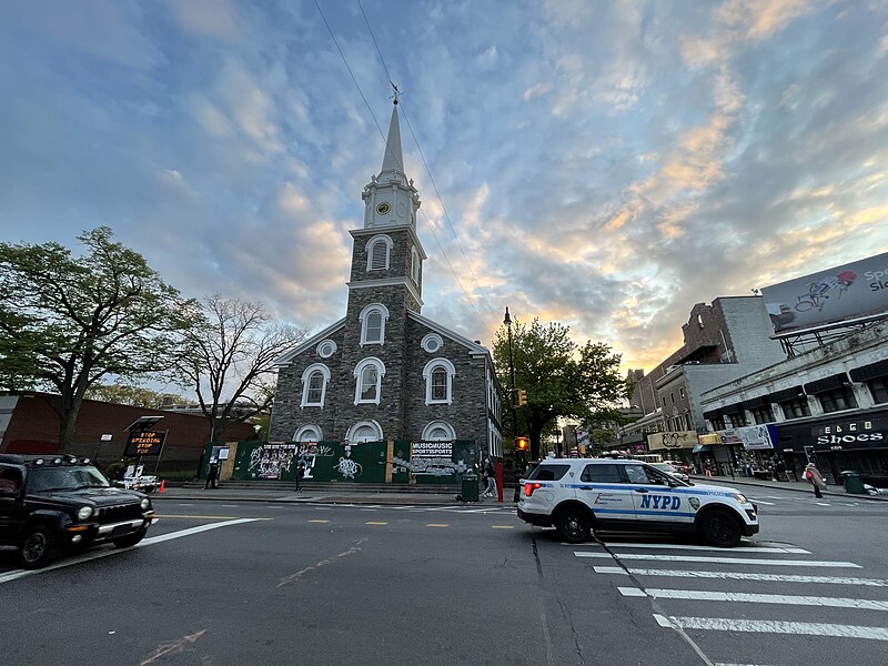 File:05 04 2022 Reformed Church Flatbush Ave Brooklyn NY.jpg