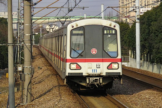 The Shanghai Metro is among several metro systems that use the Type 35 Scharfenberg coupler