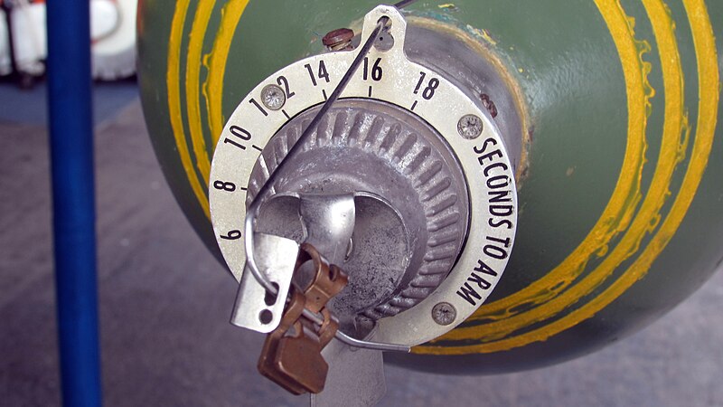 File:114 kg Bomb M904 Fuze.JPG