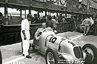 Paul Pietsch en un Maserati 4CL en la Targa Florio de 1938