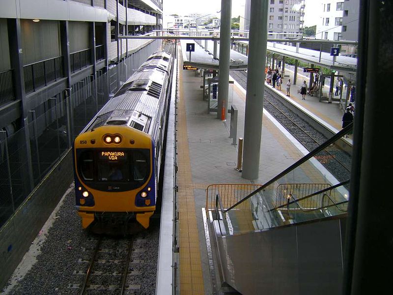 File:ADC 858 past Platform 1 at Newmarket.jpg