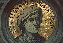 Médaillon de la façade de l'Hôtel de ville représentant Léonard Limosin.