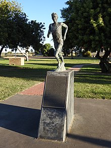 Statue of runner Tom DANCEY, Railway Street Park (2021). AU-Qld-Dirranbandi-Tom DANCEY statue-2021.jpg