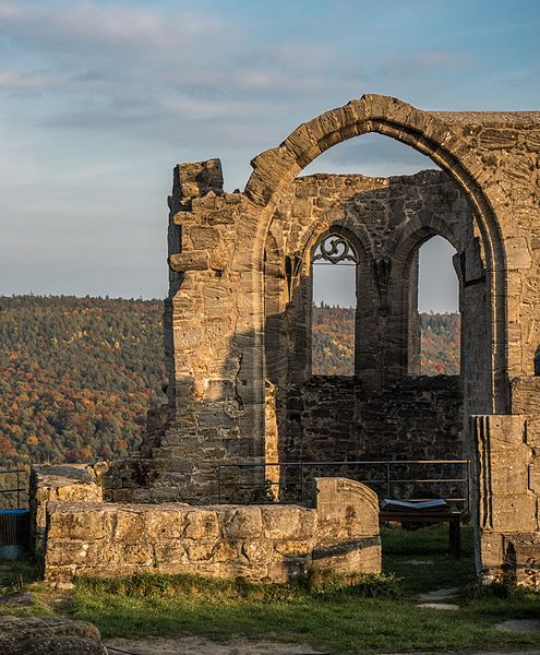 File:Altenstein-Kapelle-Ruine-266191.jpg