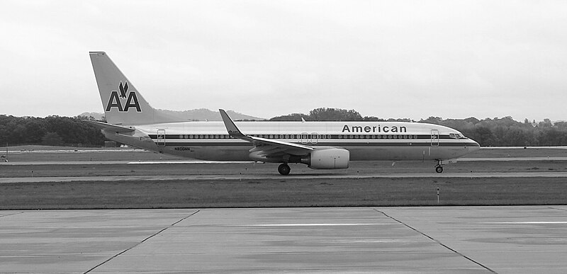 File:American Airlines B737 at LSE (4012780515).jpg