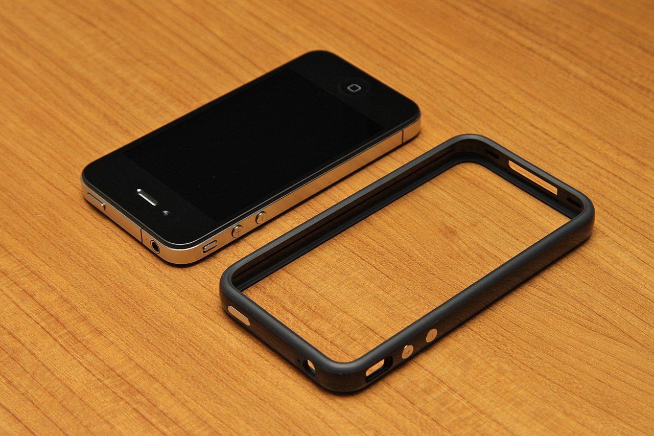 iPhone 4 Bumper.jpg - Commons