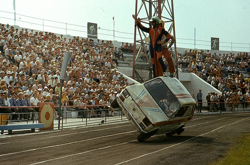 File:Auto Rodeo.jpg