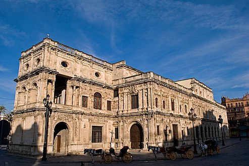 Fachada a la Plaza de San Francisco.